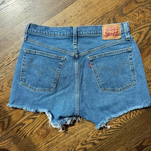 Levi's Classic Blue Medium Wash Denim 501 Jean Shorts 30 - Picture 4 of 8